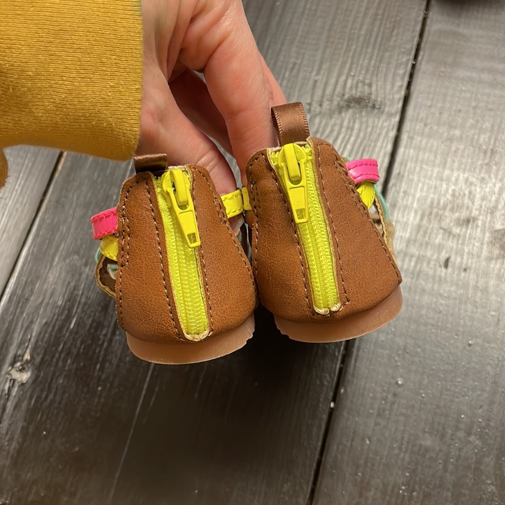 Carter’s Sandals for Girls Size 6 - Picture 4 of 5